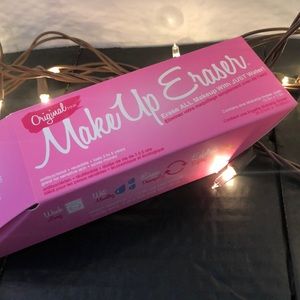 **NWT**The Original MakeUp Eraser® Makeup Remover